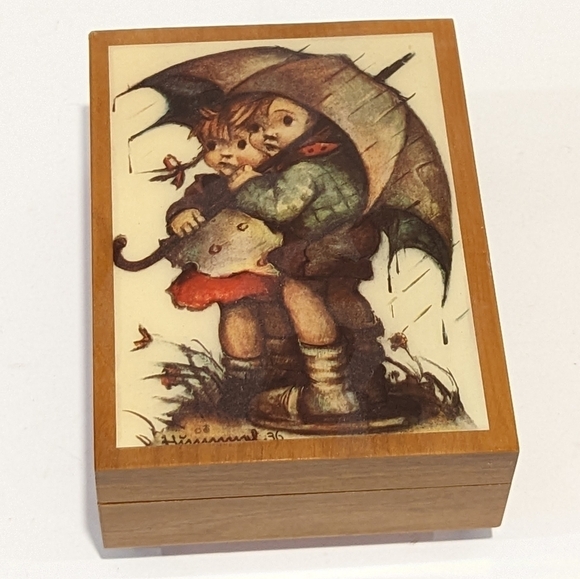 vintage Hummel jewelry music box - Picture 15 of 16
